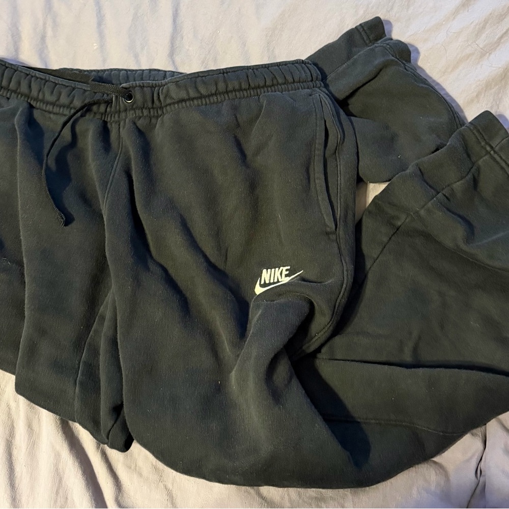 Nike Men’s Black Straight Leg Joggers